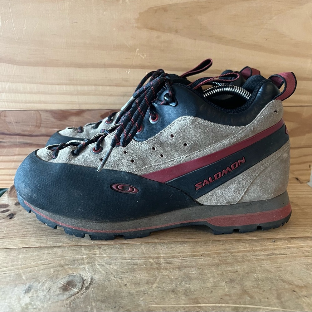SALOMON Women’s Contragrip Vintage Hiking Shoes size 9 41.5 EU EUC